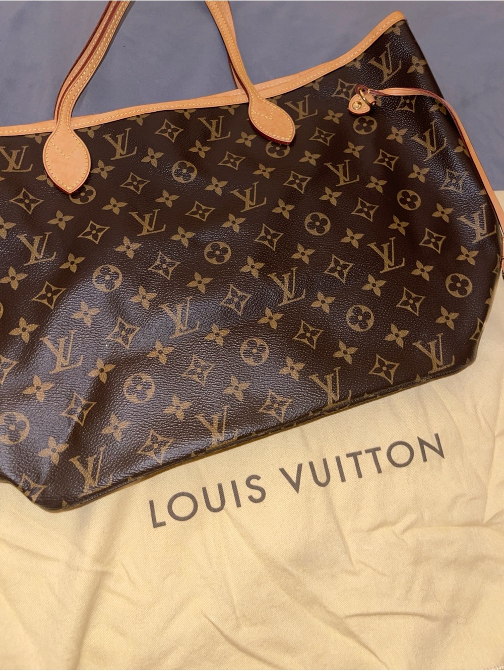 Louis Vuitton Neverfull MM Rose Ballerine interior